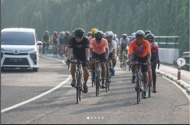 Salah satu kegiatan komunitas sepeda Bintaro Loop.