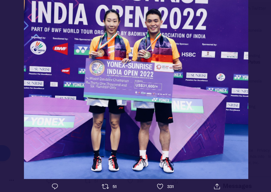Hee Yong Kai Terry (kanan)/Tan Wei Han sebagai ganda campuran Singapura pemenang India Open 2022.