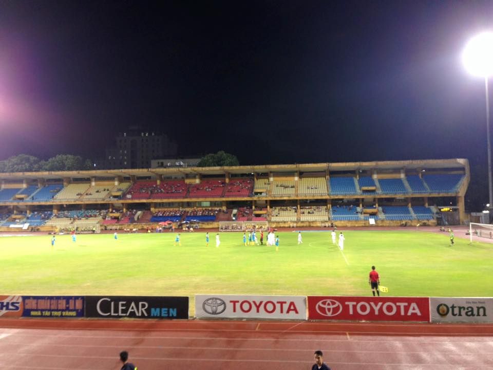 Penampakan Stadion Hang Day di Hanoi yang jadi lokasi latihan timnas Cina sebelum dijamu Vietnam dalam lanjutan Kualifikasi Piala Dunia 2022 zona Asia pada 1 Februari 2022.