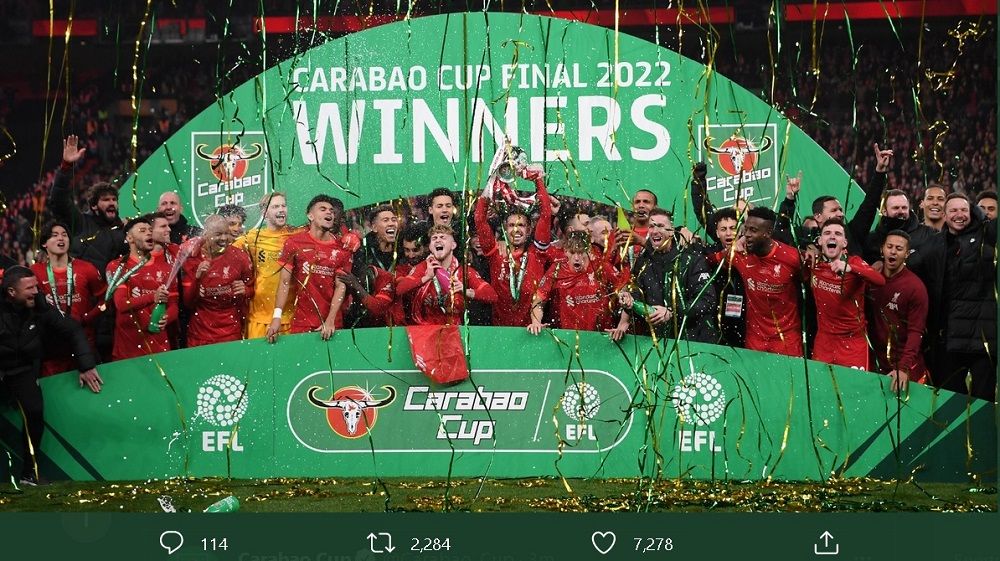 Pemain Liverpool saat merayakan gelar Piala Liga Inggris 2021-2022 setelah mengalahkan Chelsea dalam adu penalti, Senin (28/2/2022) dini hari WIB.