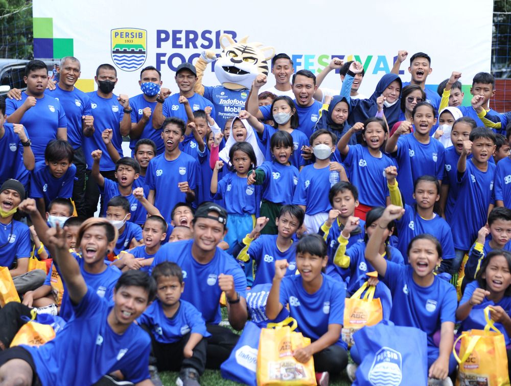 Tantan terkesan dengan antusias peserta acara PERSIB Football Festival bertemakan 'Lapangan untuk Berbagi'.