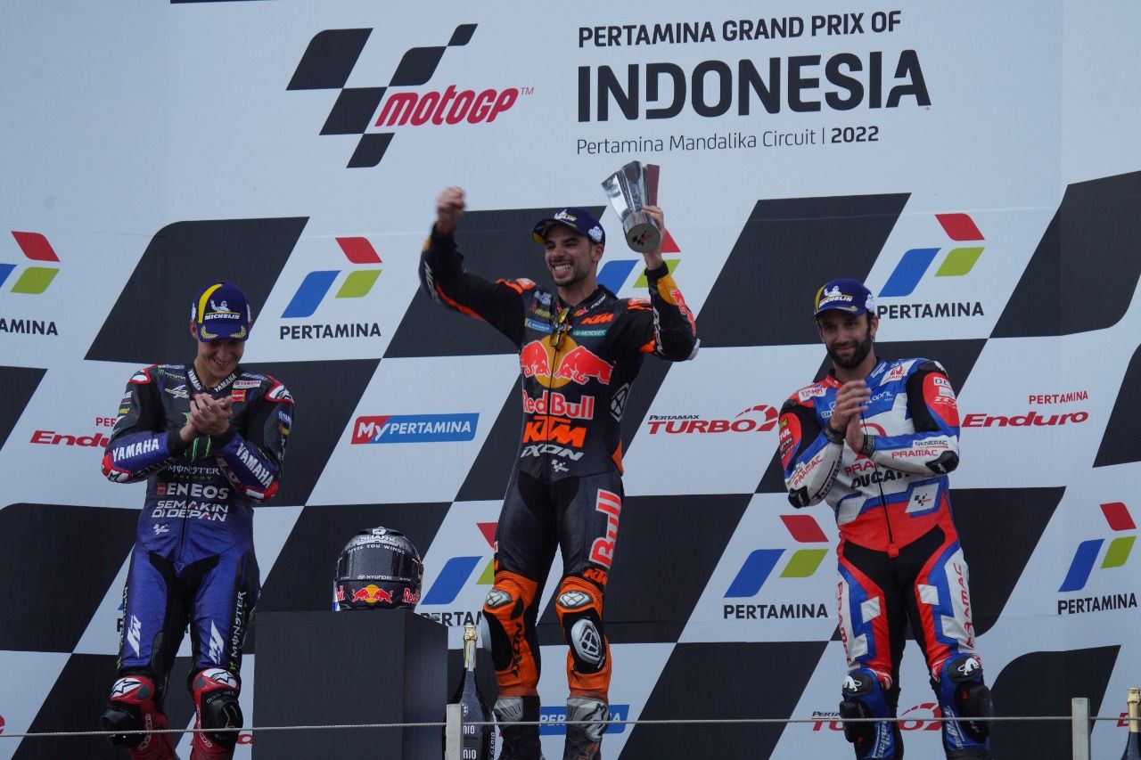 Podium MotoGP Indonesia 2022, ki-ka Fabio Quartararo, Miguel Oliveira, dan Johann Zarco, di Sirkuit Mandalika pada Minggu (20/3/2022).