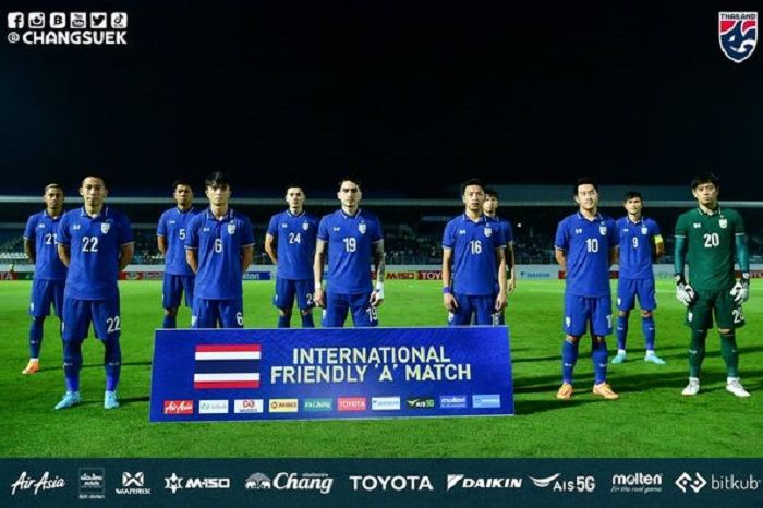 Starter timnas Thailand saat menghadapi Nepal dalam FIFA Matchday di Stadion Chonburi, 24 Maret 2022.
