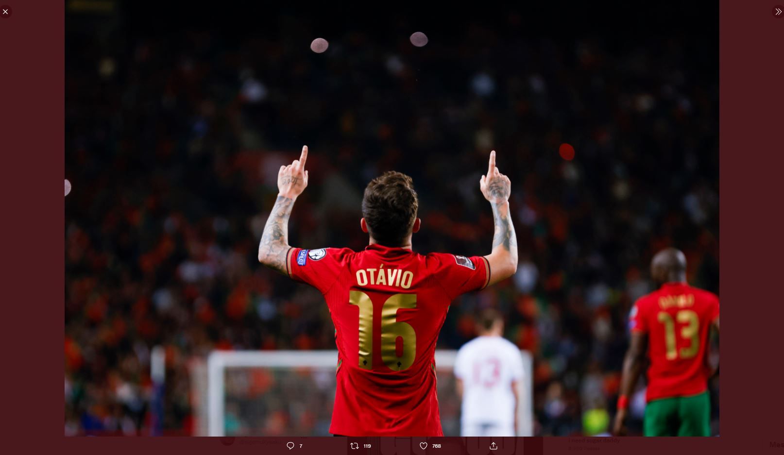 Selebrasi pemain Portugal, Otavio, setelah mencetak gol ke gawang Turki di playoff Kualifikasi Piala Dunia 2022.