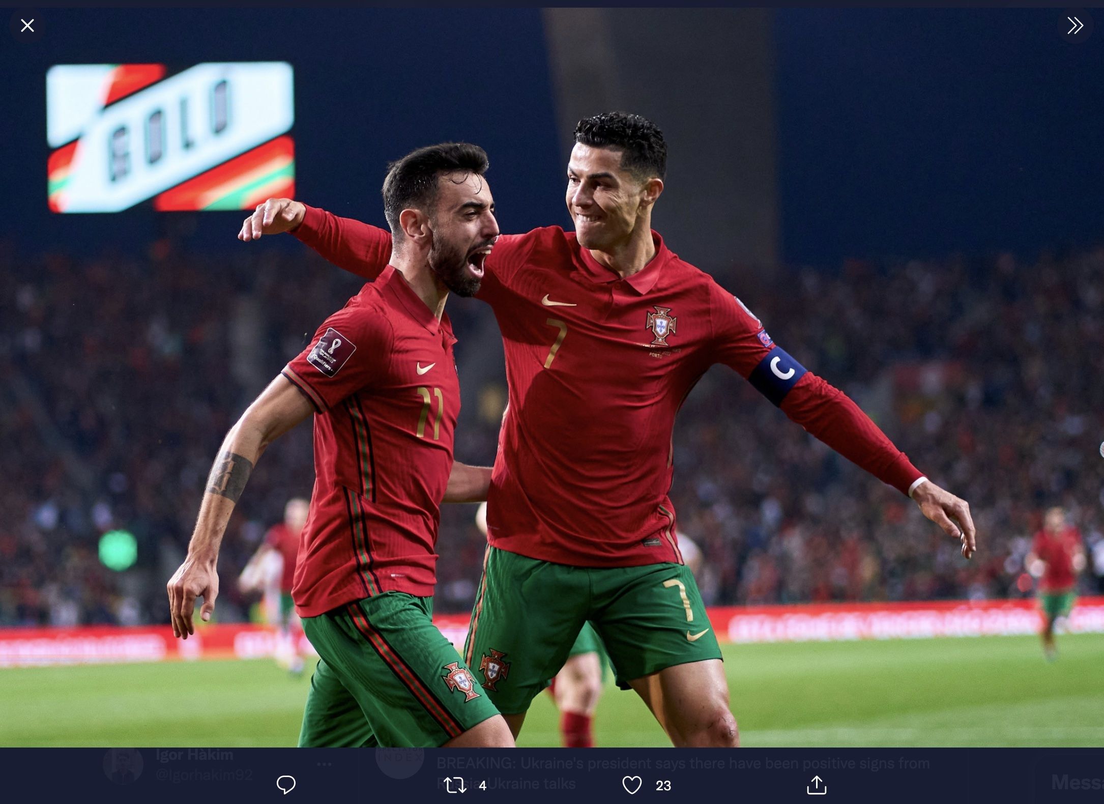 Bruno Fernandes (kiri) dan Cristiano Ronaldo dalam laga Play-off Piala Dunia 2022: Portugal vs Makedonia Utara (29/3/2022).