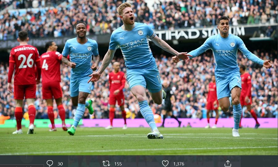 Gelandang Manchester City, Kevin De Bruyne, merayakan gol yang dia ciptakan dalam laga lawan Liverpool, Sabtu (10/4/2022) malam WIB.
