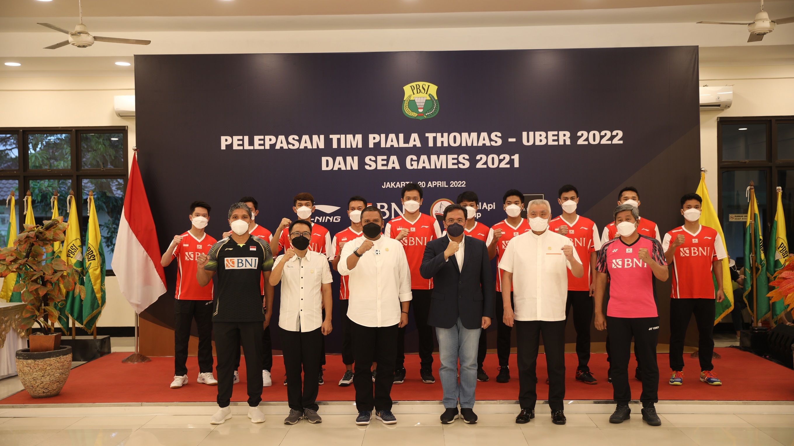 Tim putra Indonesia yang akan bertanding di Thomas Cup 2022, saat pelepasan oleh PBSI hari Rabu (20/4/2022).