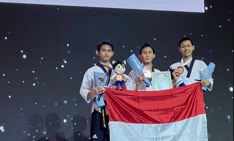 Timnas taekwondo poomsae beregu putra Indonesia yang terdiri dari Muhammad Rizal, Muhammad Alfi Kusuma dan Muhammad Hafidz berhasil meraih peringkat ketiga diajang Goyang World Taekwondo Poomsae Championship 2022 yang berlangsung di Goyang, Korea 21 – 24 April 2022.