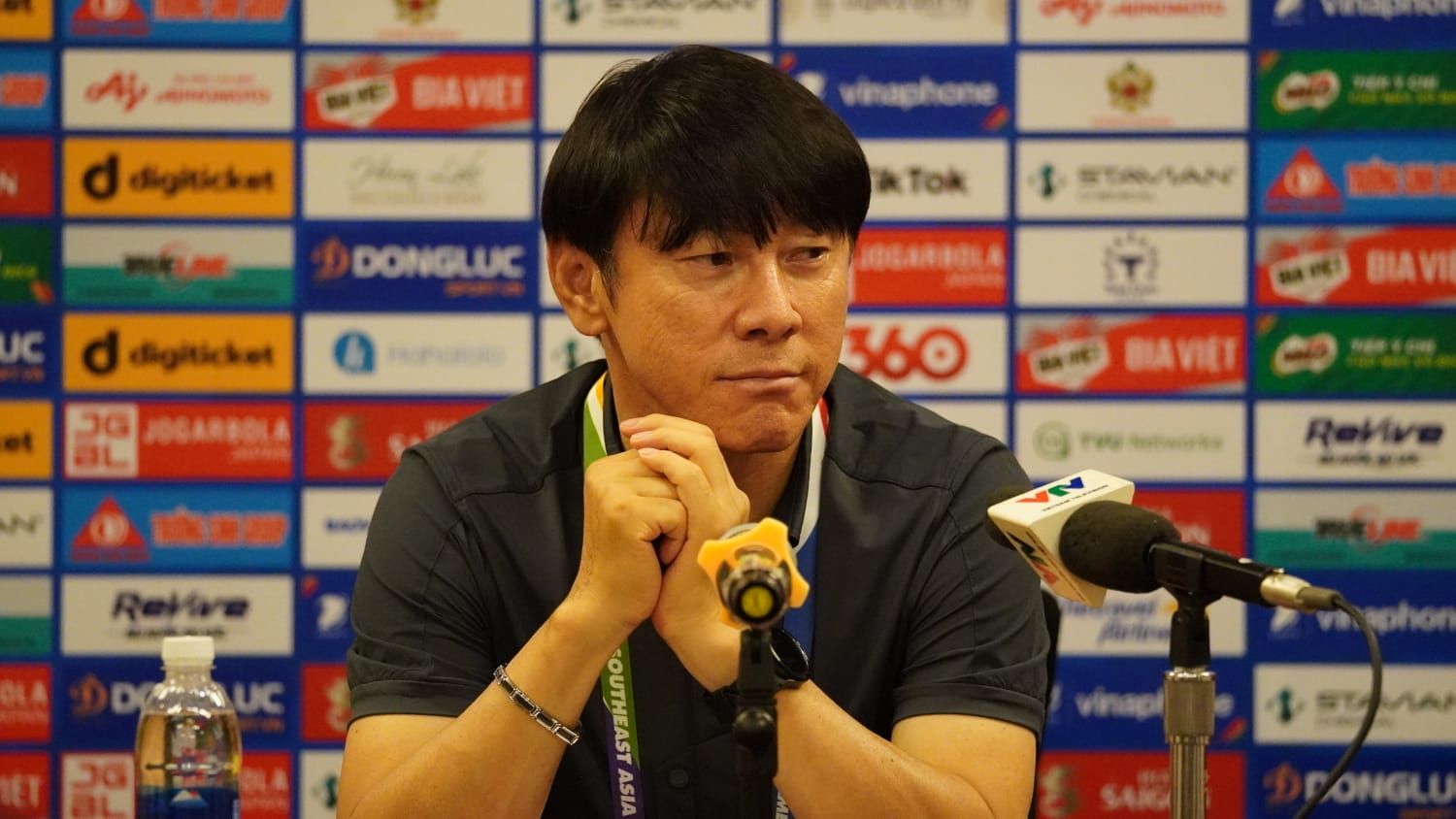 Pelatih timnas U-23 Indonesia, Shin Tae-yong, saat konferensi pers pascalaga melawan Filipina di SEA Games 2021.