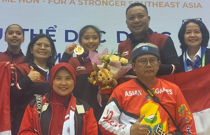 Dukungan orang tua membuat Rifda Irfanaluthfi meraih medali emas individual all around senam artistik SEA Games 2021 Hanoi.