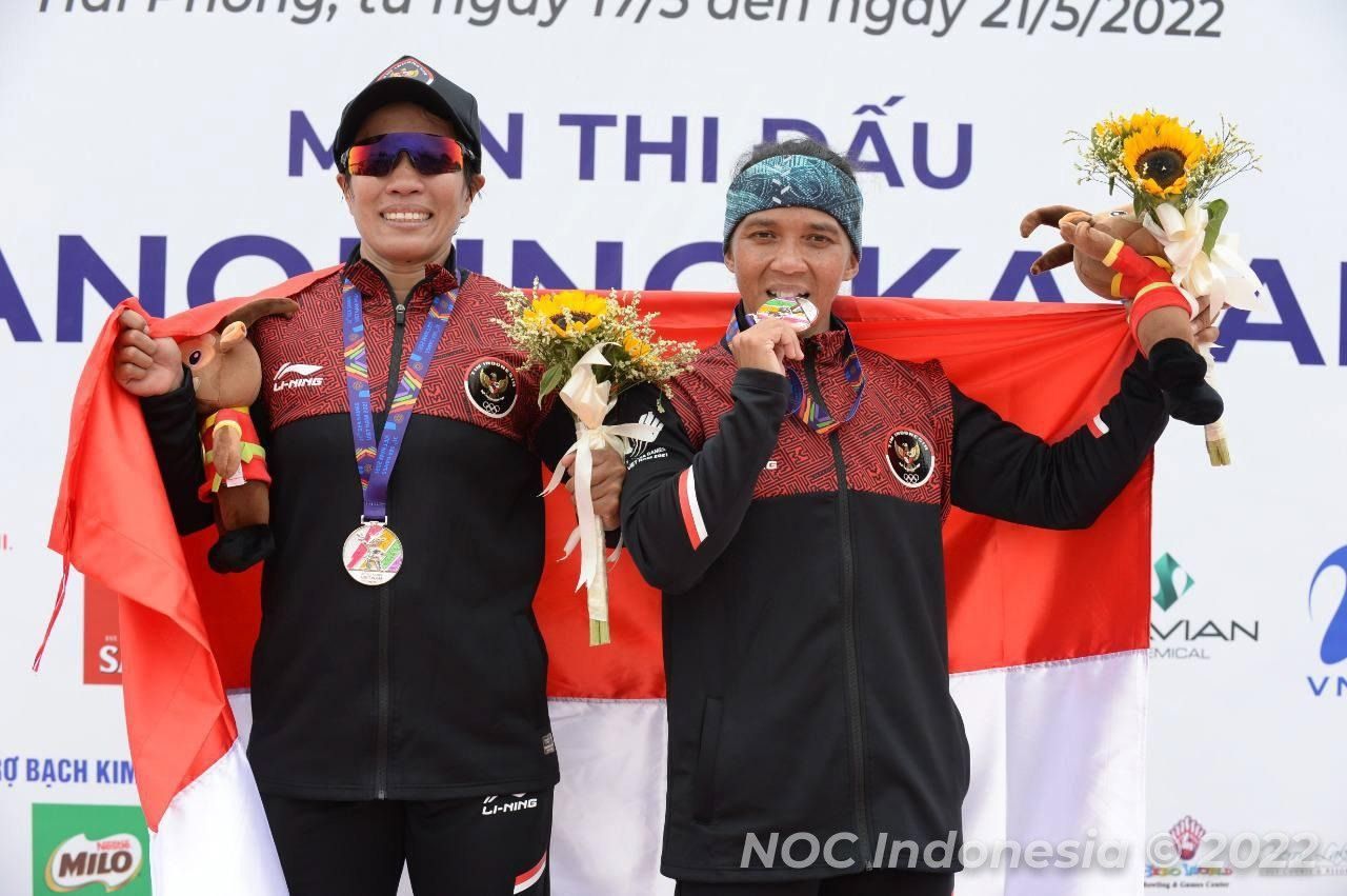 Nurmeni dan Dayumin sumbang medali perak dari cabor kano nomor 500 m beregu putri, Jumat (20/5/2022).
