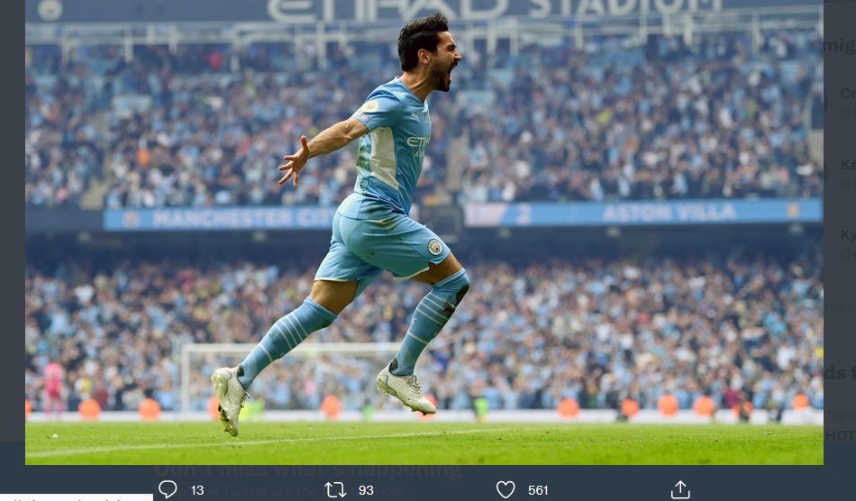 Gelandang Manchester City, Ilkay Gundogan, merayakan gol yang dia ciptakan lawan Aston Villa, Minggu (22/5/2022).