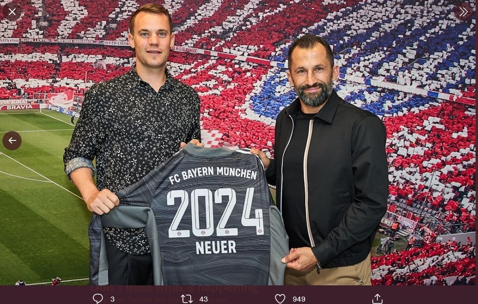 Kiper Bayern Munchen, Manuel Neuer (kiri) bersama Direktur Olahraga Hasan Salihamidzic, dalam sesi perpanjangan kontrak, Senin (23/5/2022).