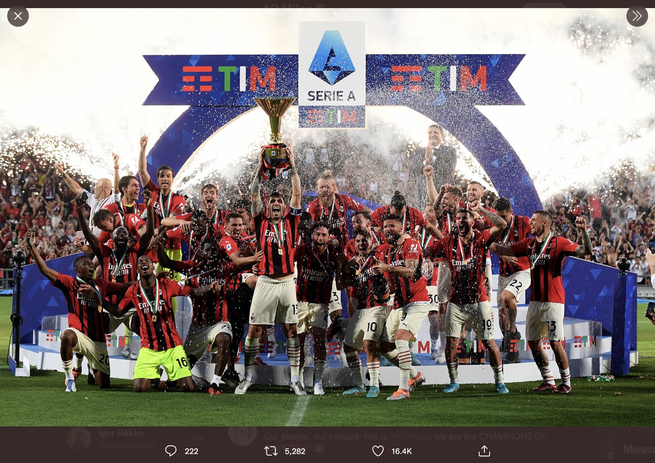 AC Milan meraih gelar juara Liga Italia musim 2021-2022.