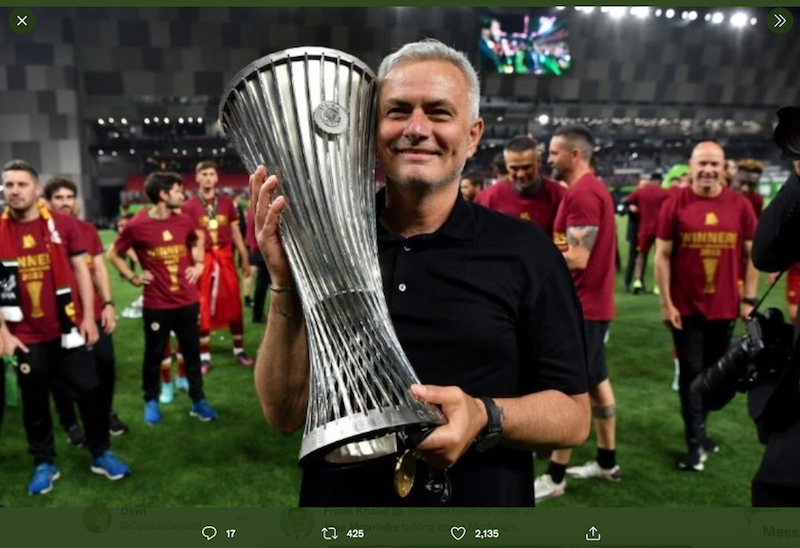 Jose Mourinho raih gelar Europa Conference League setelah timnya, AS Roma, mengalahkan Feyenoord 1-0 di final, Kamis (25/5/2022) dini hari WIB.