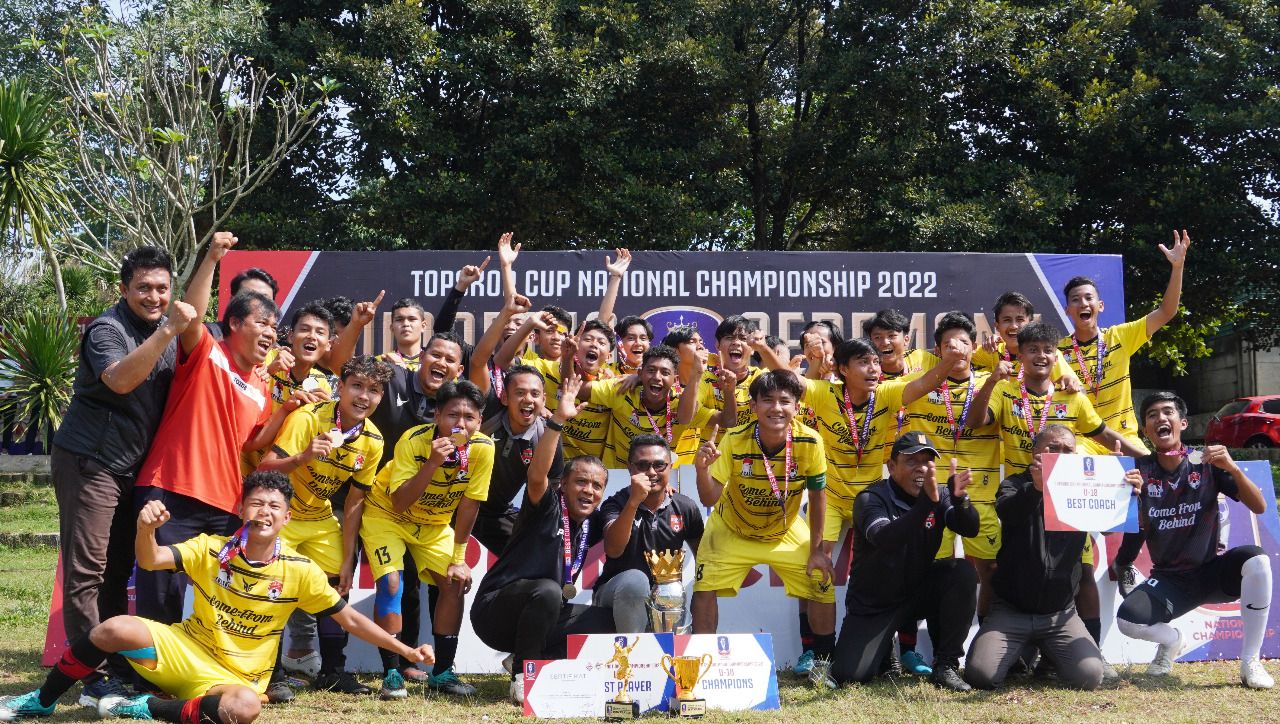 Selebrasi juara Diklat ISA usai menyabet gelar TopSkor Cup Nasional U-18 2022