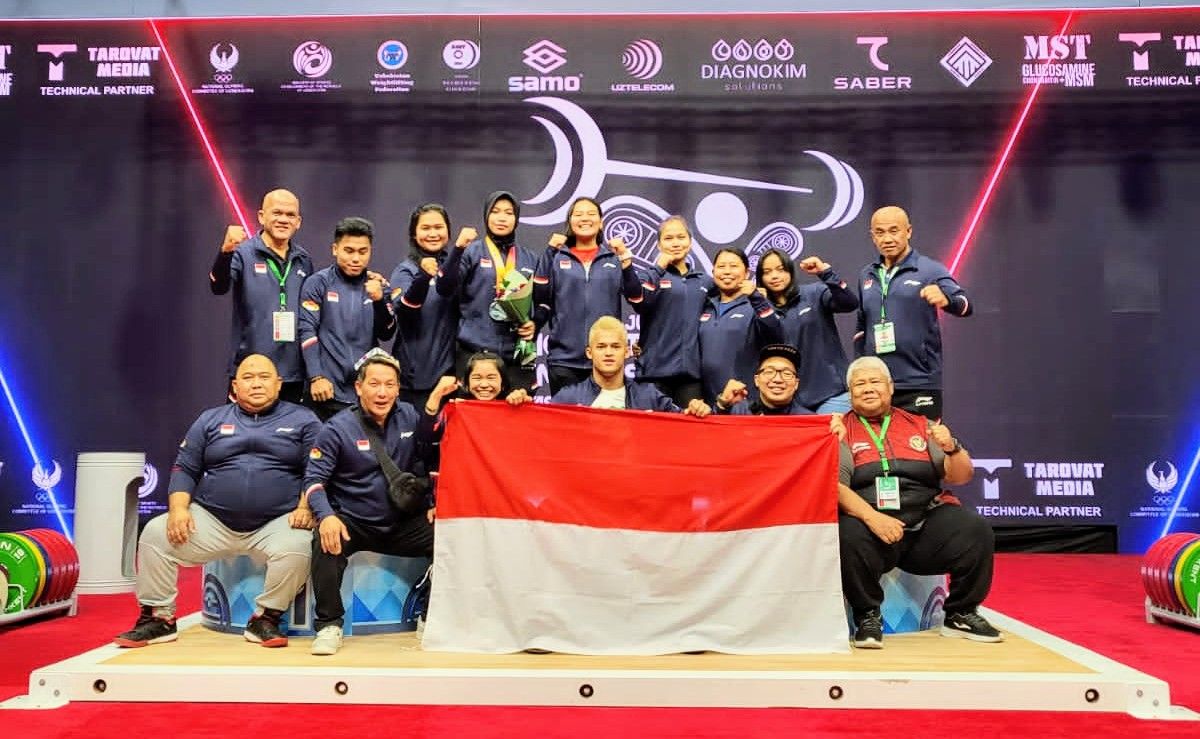 Tim angkat besi Indonesia yang berjuang di Kejuaraan Dunia Angkat Besi Junior di Uzbekistan pada 15-25 Juli 2022.