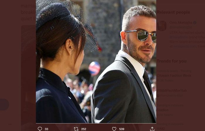 David Beckham dan istrinya Victoria pasangan selebriti yang romantis.