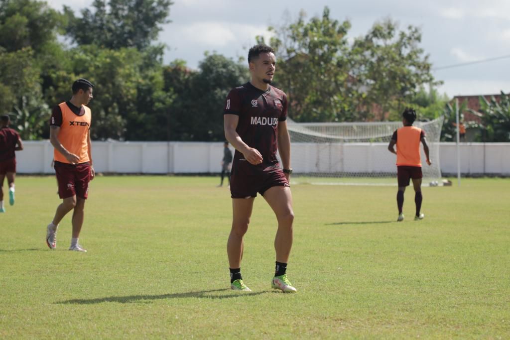 Potret Lulinha saat berlatih dengan skuad Madura United
