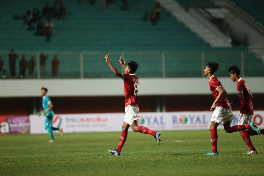Selebrasi Arkhan Kaka Putra Purwanto selepas mencetak gol untuk Indonesia U-16 ke gawang Filipina dalam laga pertama Piala AFF U-16 2022, 31 Juli 2022.