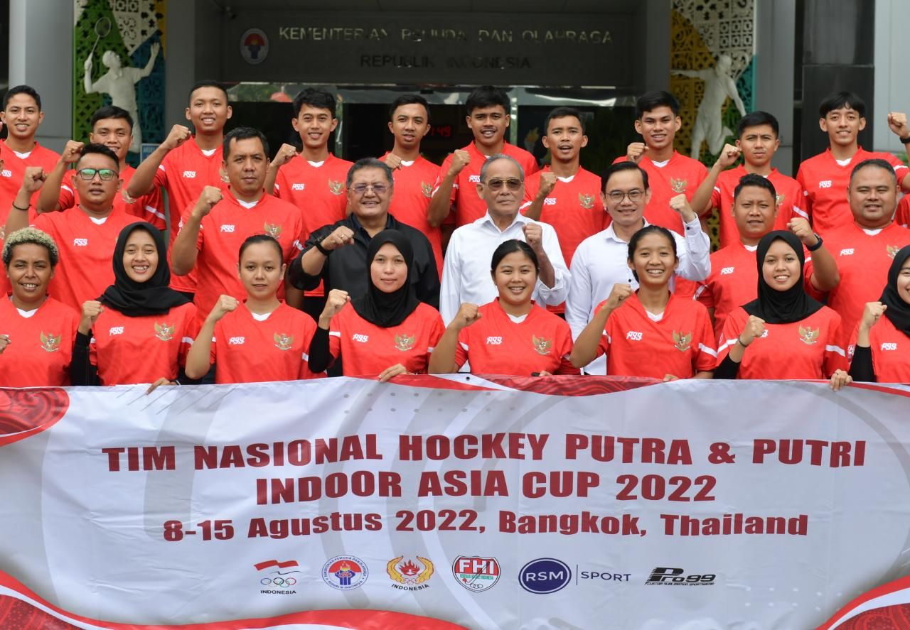 Tim Nasional Hoki Putra dan Putri Indonesia resmi dilepas Plt. Sesmenpora Jonni Mardizal untuk mengikuti Kejuaraan Hockey Indoor Asia Cup 2022 di Thailand yang akan berlangsung 8-16 Agustus 2022.