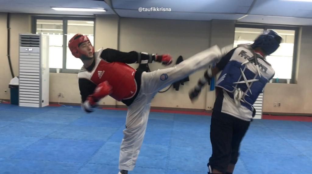 Taekwondoin Bekasi saat berlatih di Seongnam City Bulan lalu
