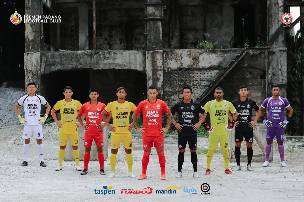 Klub kontestan Liga 2, Semen Padang merilis jersey baru mereka untuk musim ini.