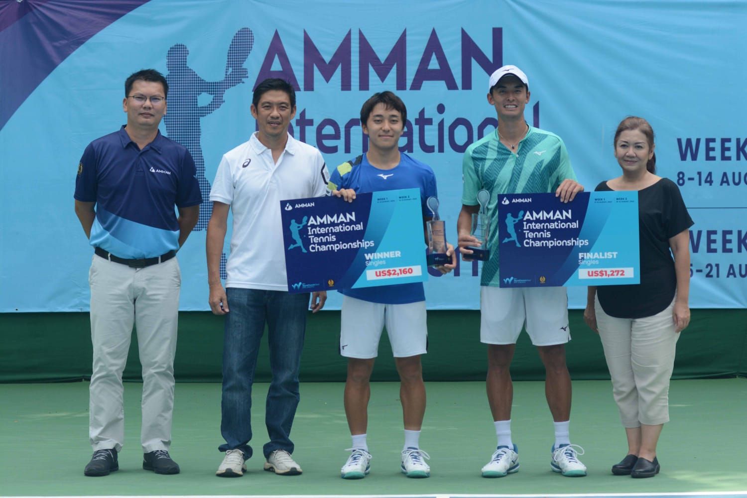 Petenis Jepang, Yuta Shimizu sukses menjadi juara nomor tunggal ITF M15 Jakarta usai mengalahkan rekan senegaranya, Ryota Tanuma