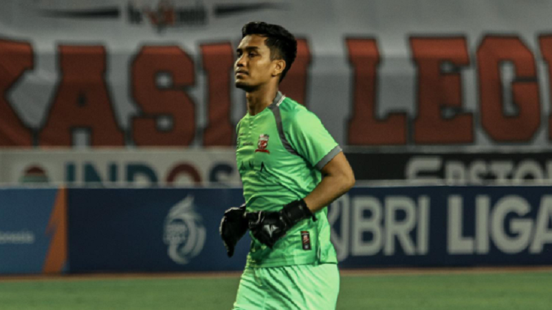Penjaga gawang Madura United, Miswar Saputra di Liga 1 2022-20223.