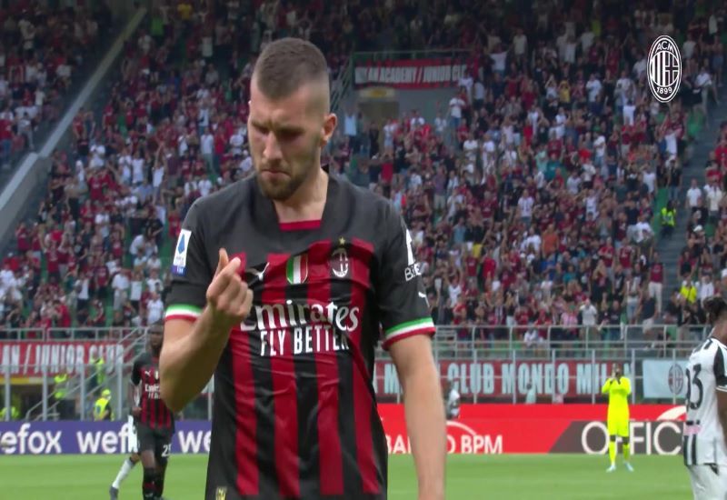 Ante Rebic saat merayakan gol untuk AC Milan.