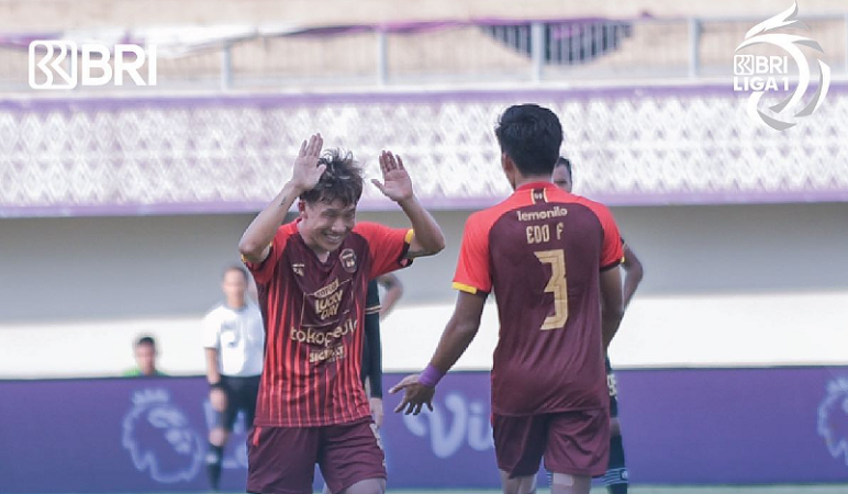Pemain Rans Nusantara FC, Mitsuru Maruoka merayakan gol bersama Edo Febriansyah ke gawang Dewa United dalam laga pekan ke-11 Liga 1 2022-2023, 1 Oktober 2022.