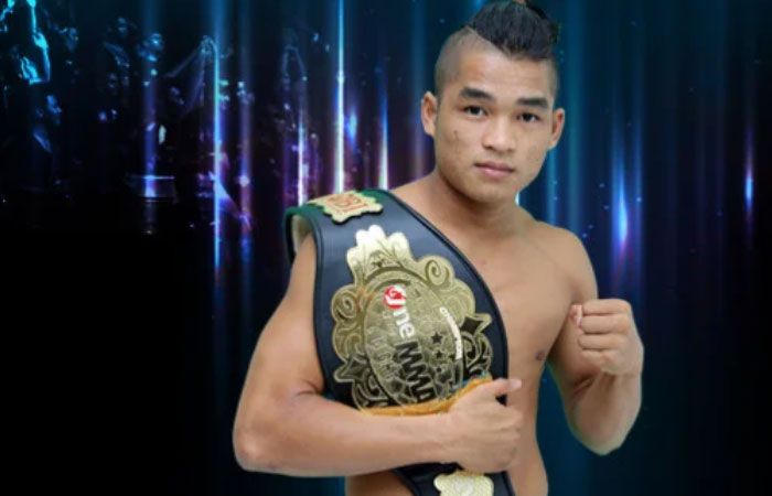 Juara kelas ringan One Pride MMA, Jeka Asparido Saragih