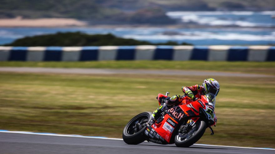 Pembalap Aruba.it Ducati, Alvaro Bautista , dalam WSBK Australia./WorldSBK.com
