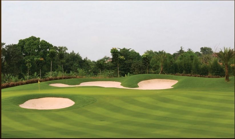 Bagian South Course dari Royale Jakarta Golf Club.