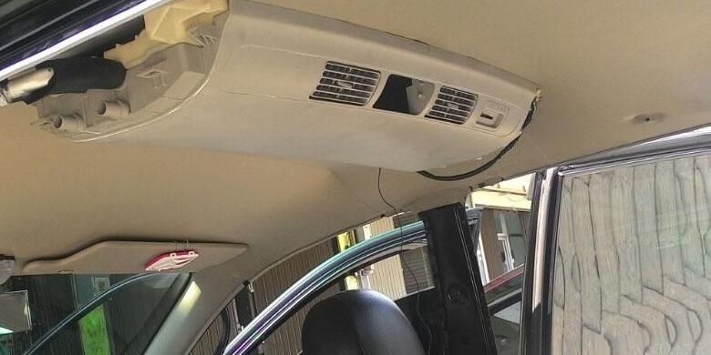 Ilustrasi AC double blower pada mobil.