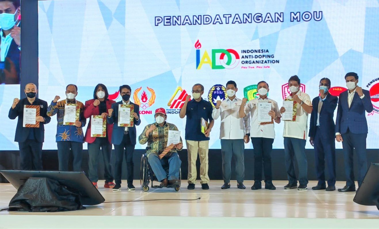 KONI Pusat bersama IADO menandatangani Perjanjian Kerja Sama (PKS) untuk mengkampanyekan Anti-Doping di kalangan atlet Indonesia.