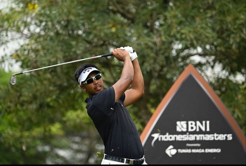 Sarit Suwannarut kembali berhasil memimpin puncak klasemen di putaran ketiga turnamen golf Indonesian Masters 2022, Sabtu (3/12/2022).