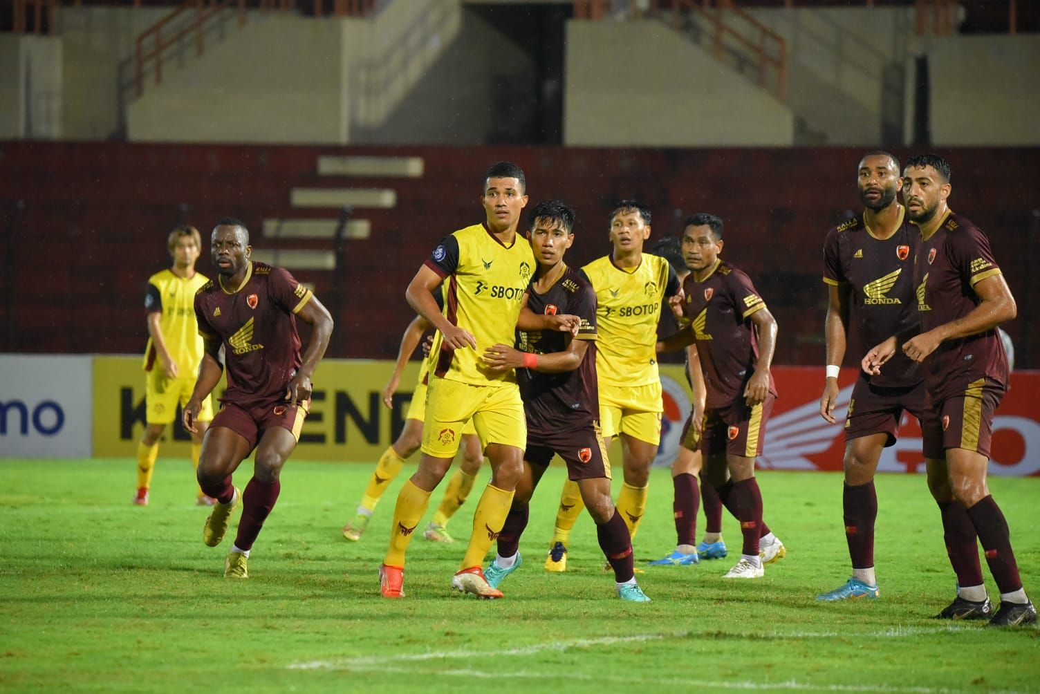 Penampilan pemain Persikabo 1973 dan PSM Makassar pada lanjutan kompetisi Liga 1 2022-2023.