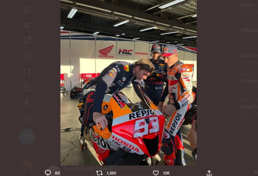 Pembalap F1 Red Bull Racing Max Verstappen saat mencoba motor MotoGP Honda RC213V milik Marc Marquez.