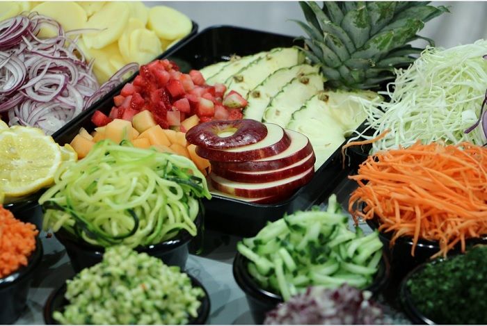 Organisasi Kesehatan Dunia (WHO) merekomendasikan makan setidaknya 400 g buah dan sayuran sehari, yaitu sekitar lima porsi.
