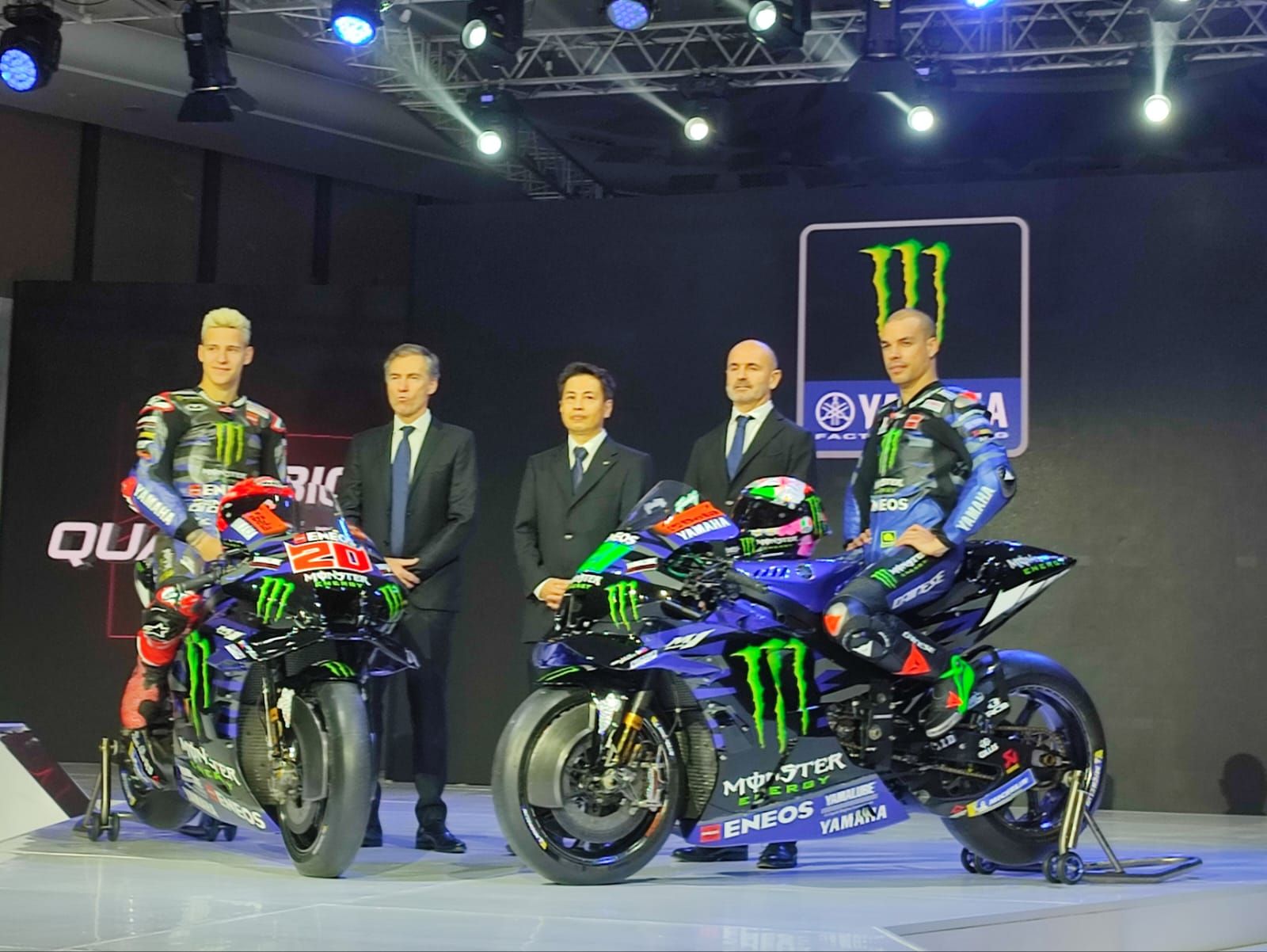 Peluncuran Yamaha YZR-M1 untuk MotoGP 2023 bersama Franco Morbidello dan Fabio Quartararo.