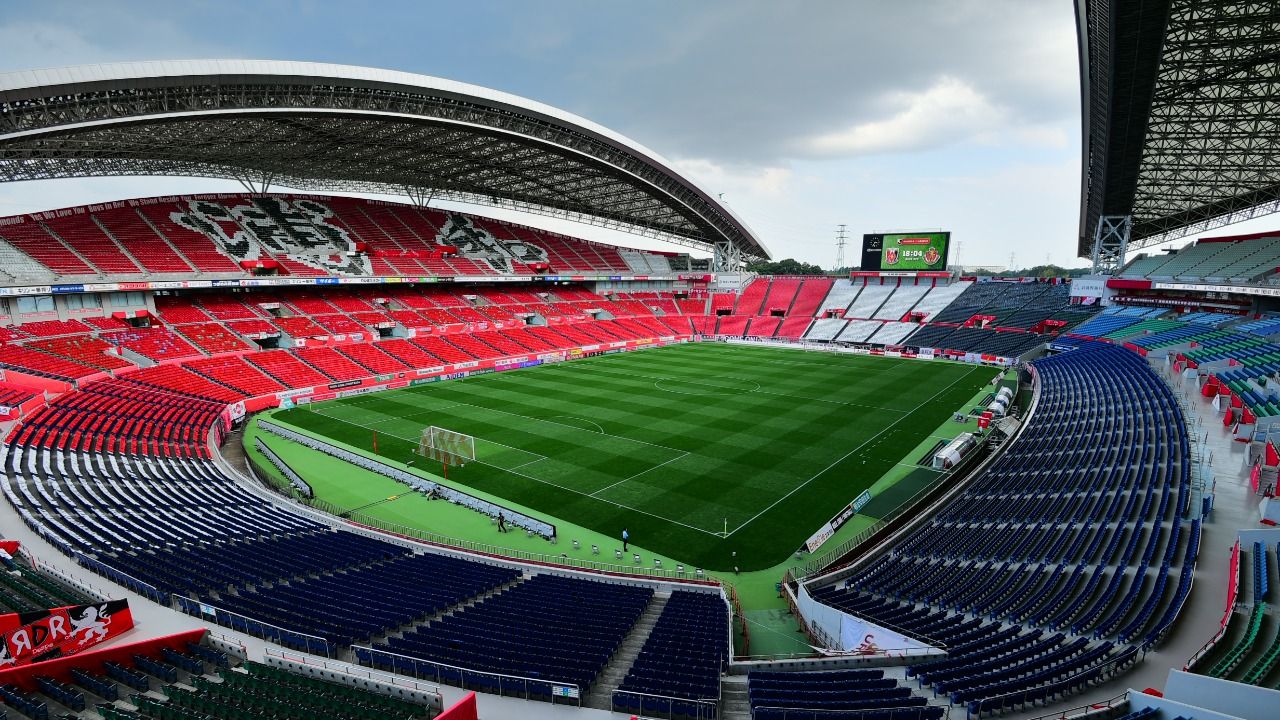 Saitama Stadium 2002, kandang Urawa Red Diamonds di Meiji Yasuda J1 League.