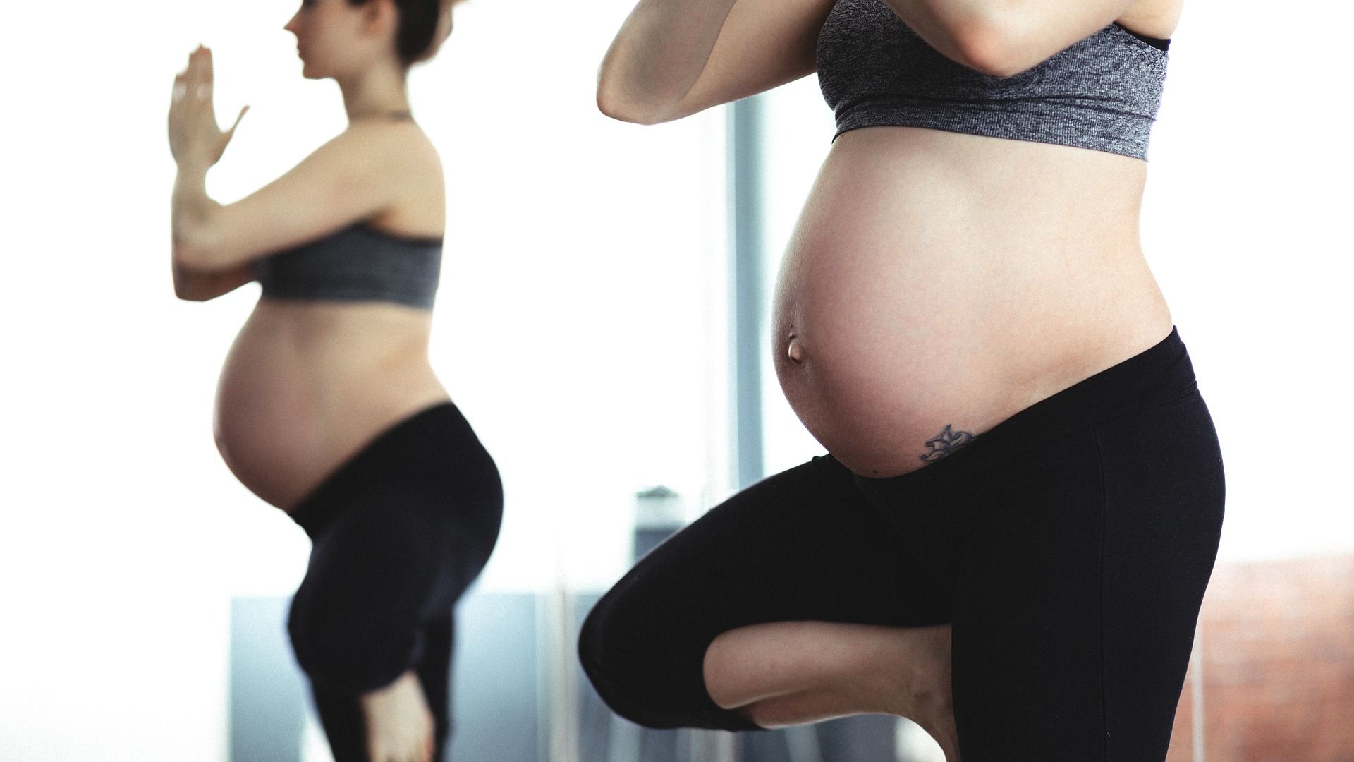 Ilustrasi latihan yoga untuk ibu hamil.