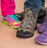 Tips Memilih Sepatu untuk Anak