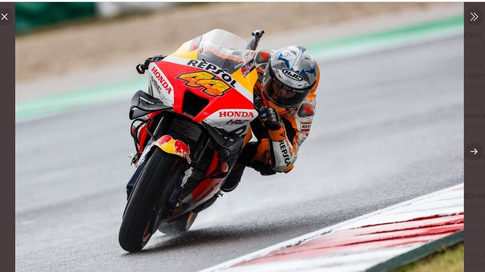 Pembalap Repsol Honda, Pol Espargaro, mampu mencatatkan waktu tercepat dalam sesi latihan bebas kedua MotoGP Portugal 2022 yang berlangsung di Sirkuit Algarve, Portimao pada Jumat (22/4/2022). 
