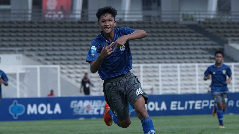 Striker Persib U-16, Eriko Sulastiano, saat merayakan golnya di Elite Pro Academy (EPA) U-16 2022.