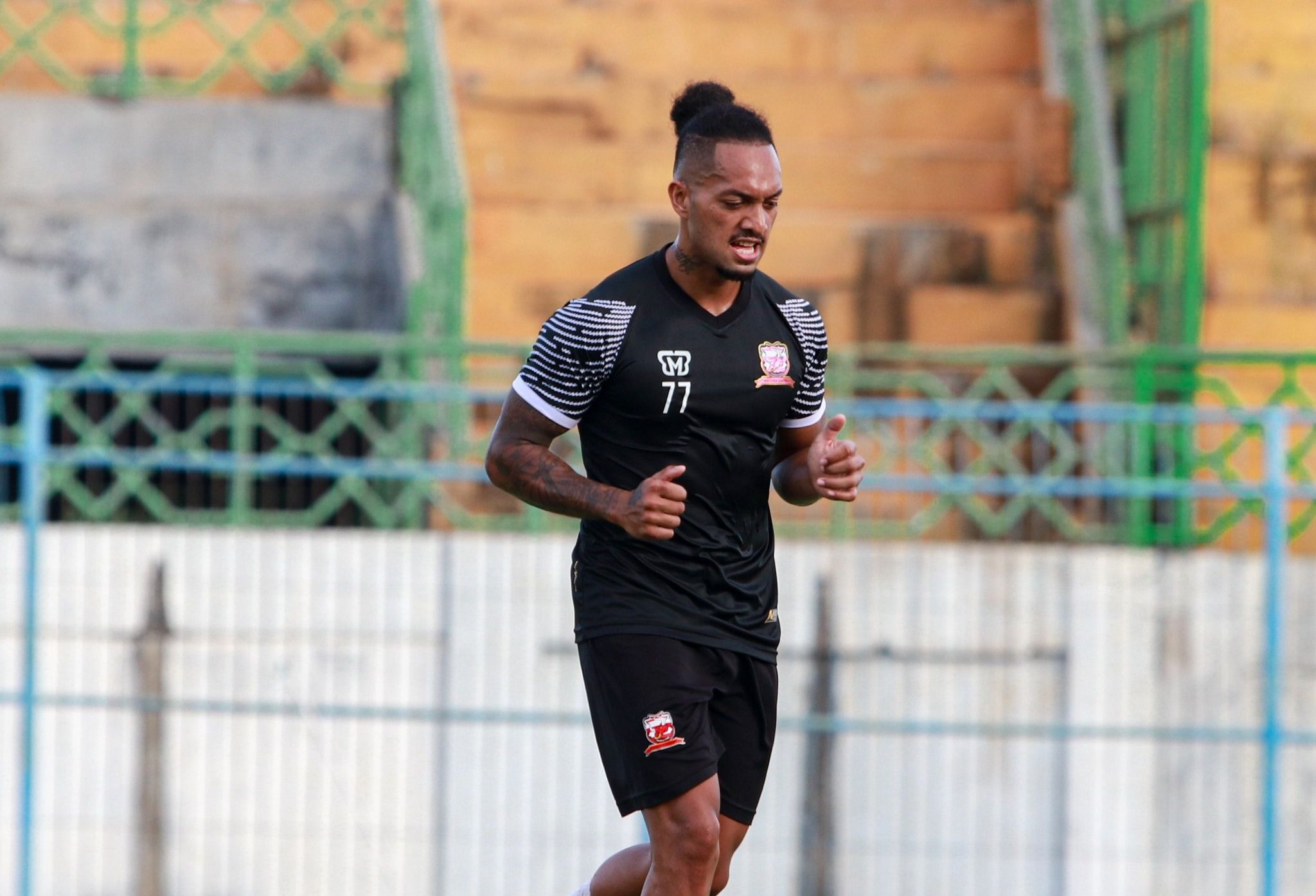 Madura United Kedatangan Pemain Asing Asal Prancis yang Berdarah Jawa