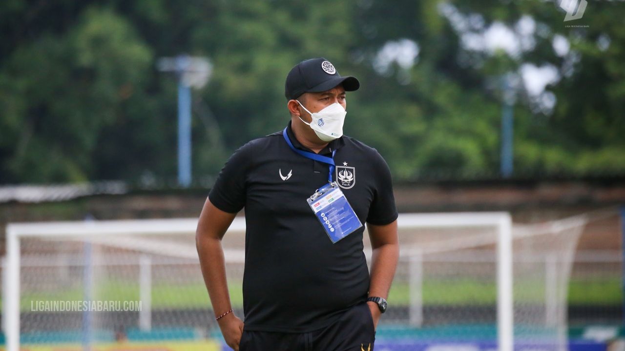 Asisten pelatih PSIS Semarang, Achmad Resal.