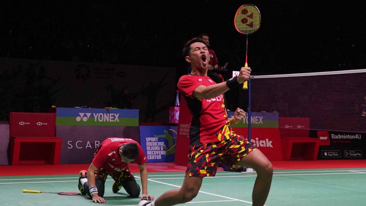 Ekspresi Fajar Alfian/Muhammad Rian Ardianto setelah memenangi partai final ganda putra Indonesia Masters 2022 yang digelar di Istora Senayan, Jakarta pada Minggu (12/6/2022).