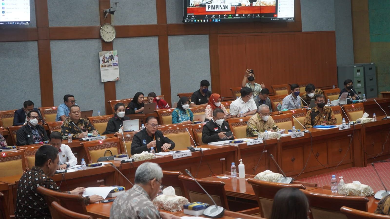 Komisi X DPR RI menggelar rapat kerja bersama Menteri Pemuda dan Olahraga (Menpora), Zainudin Amali, yang juga dihadiri Ketua Umum PSSI, Mochamad Iriawan, di Gedung DPR RI, Jakarta, 8 November 2022.